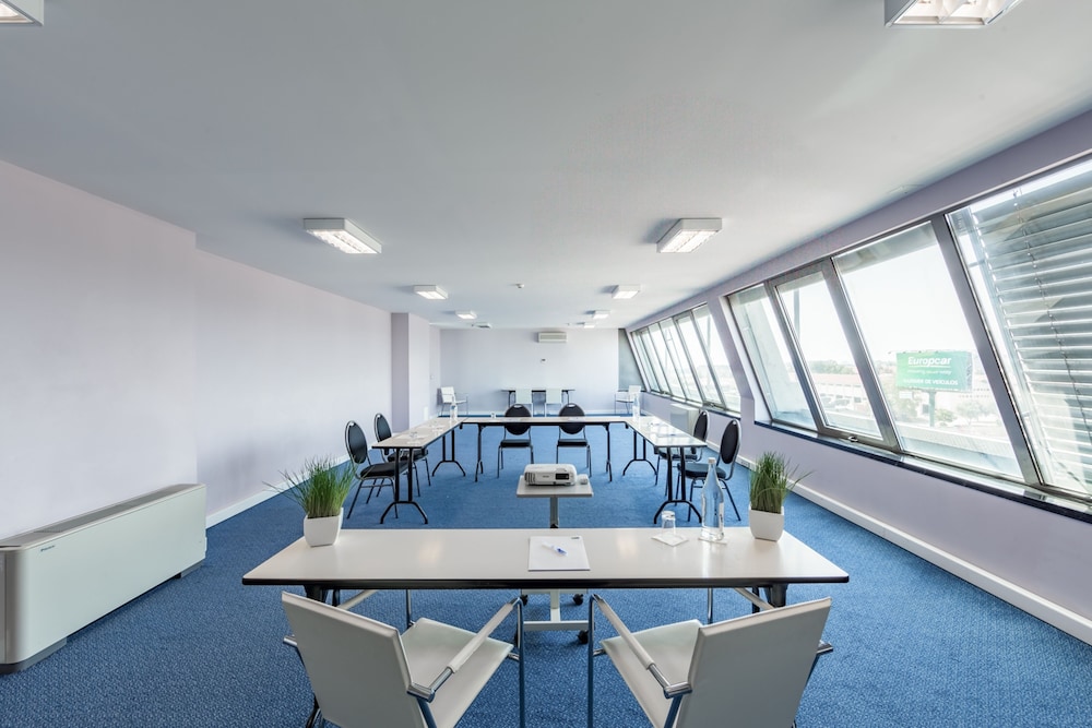 HOLIDAY INN EXPRESS LISBON AIRPORT 73/78