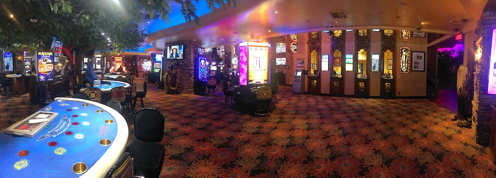 Border House at Crystal Bay Casino 19/26