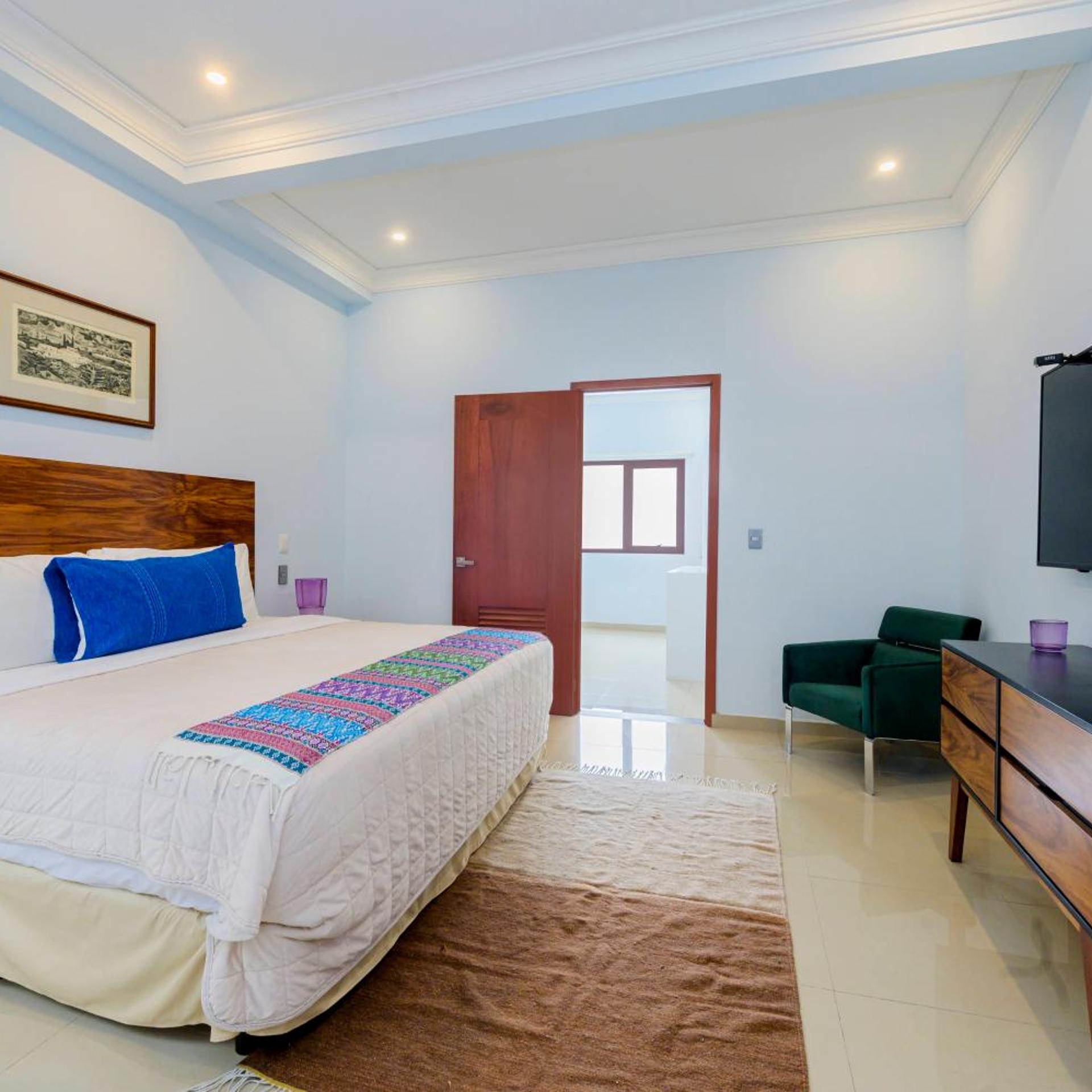 Deluxe, Suite, Queen Bed