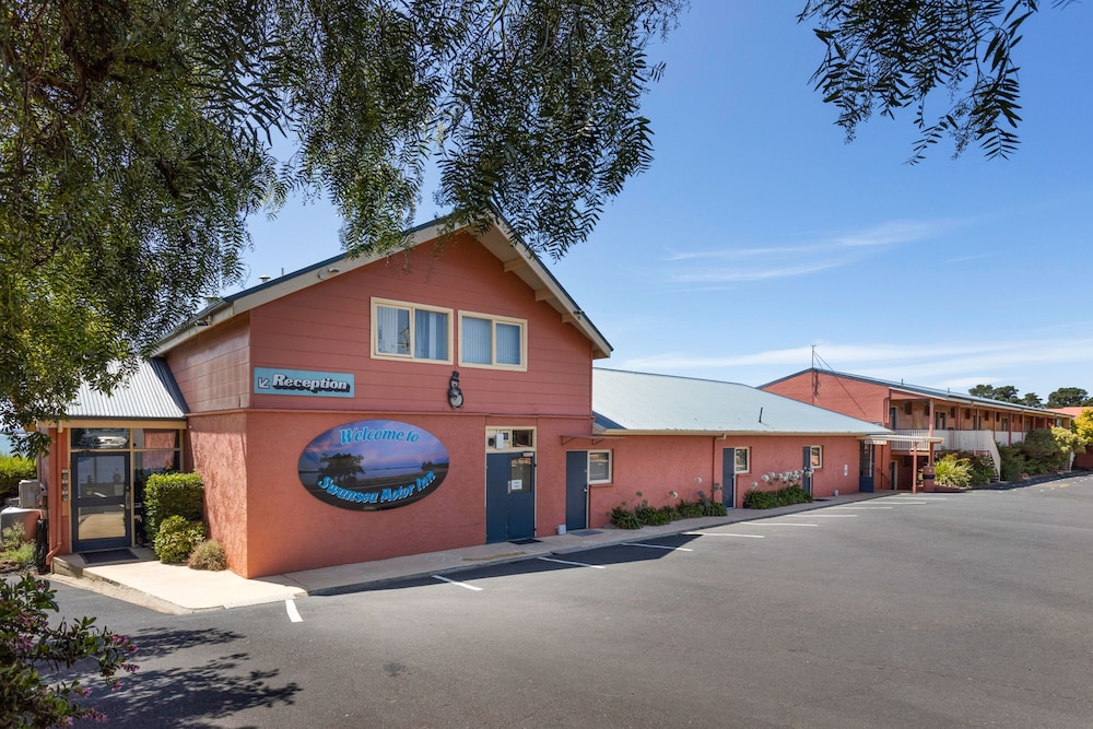 Swansea on the Beach Motor Inn 7/59