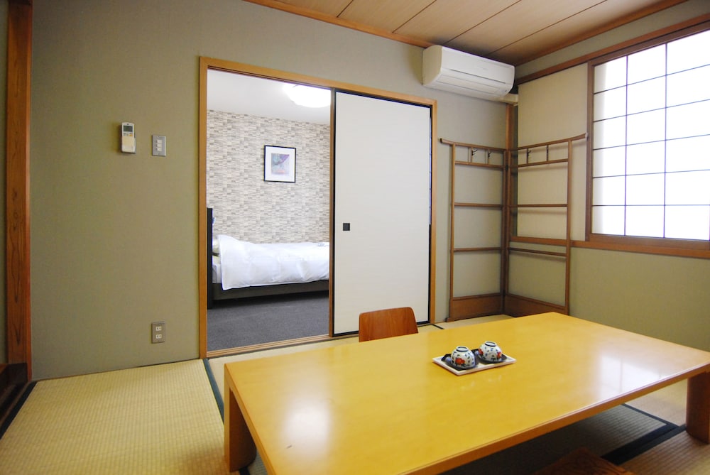 TAKAMATSU KOKUSAI HOTEL 50/65