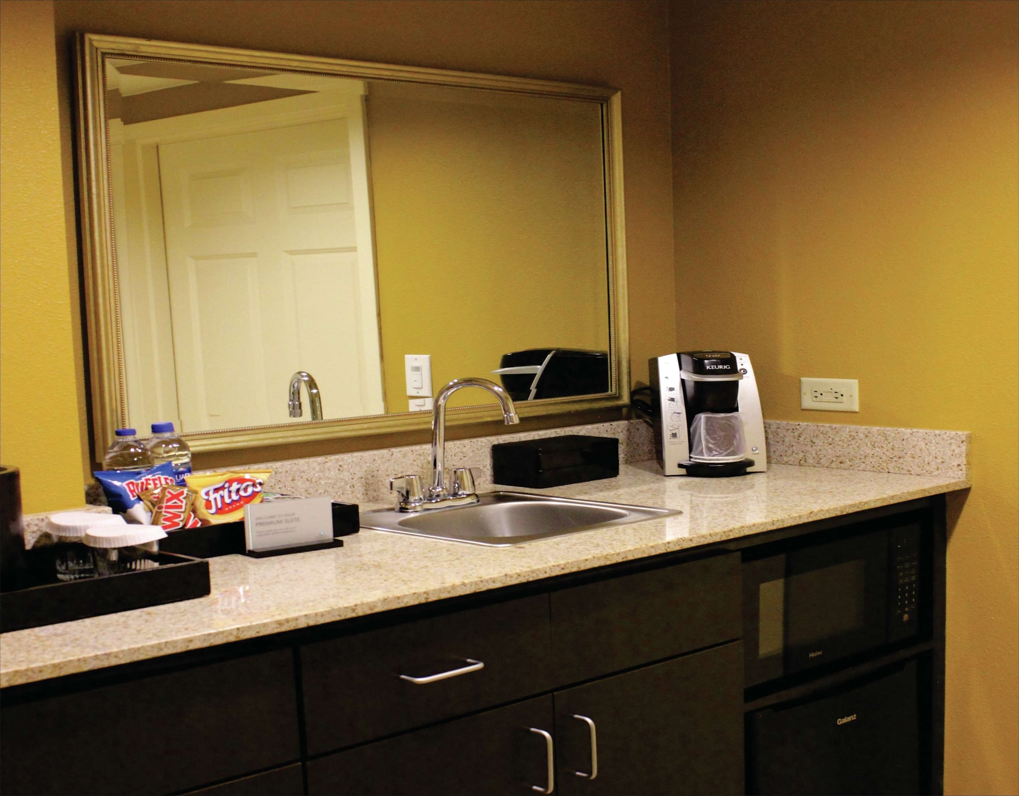 غرفة بسريرين مزدوجين، Embassy Suites Laredo Tx 10/10
