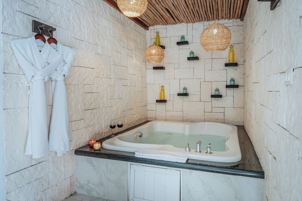 Soho Playa Hotel 64/64