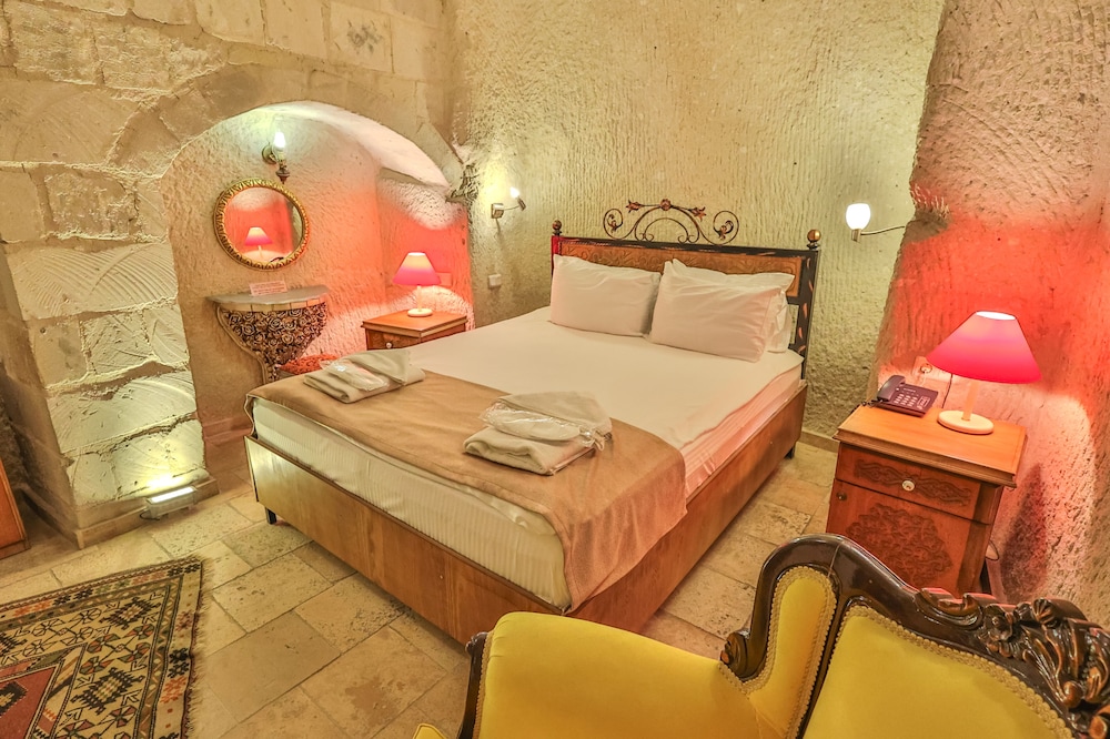 Bedrock Cave Hotel 19/50