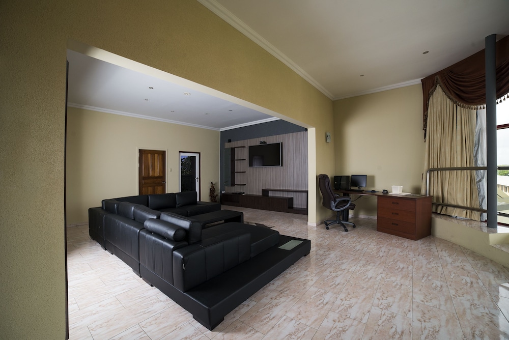 Elegance Hotel & Casino 34/50