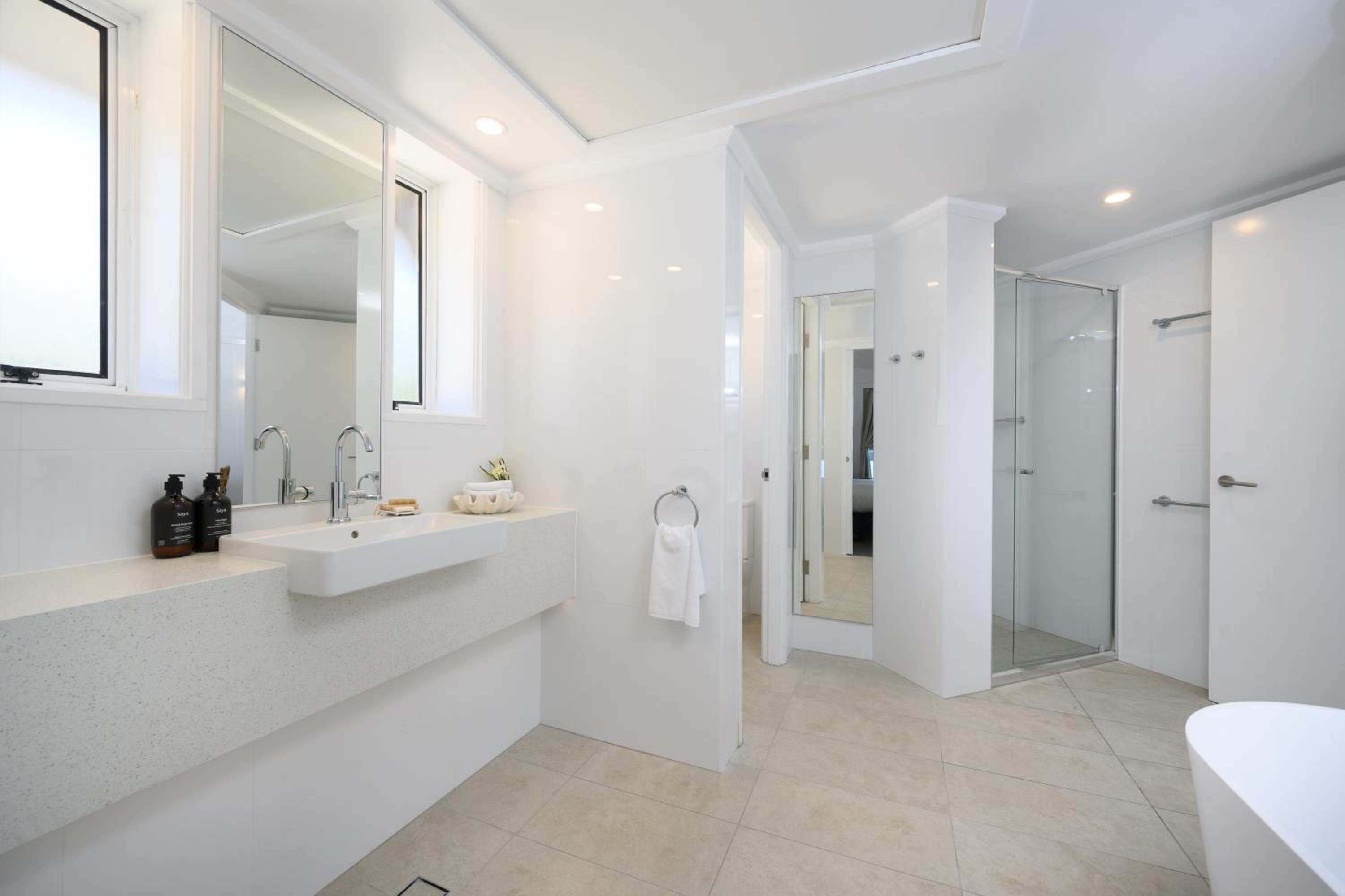 Overwater, Deluxe, Bungalow، Novotel Sunshine Coast Resort 5/7