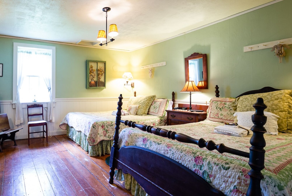 The Pines of Dresden Bed and Breakfast 11/50