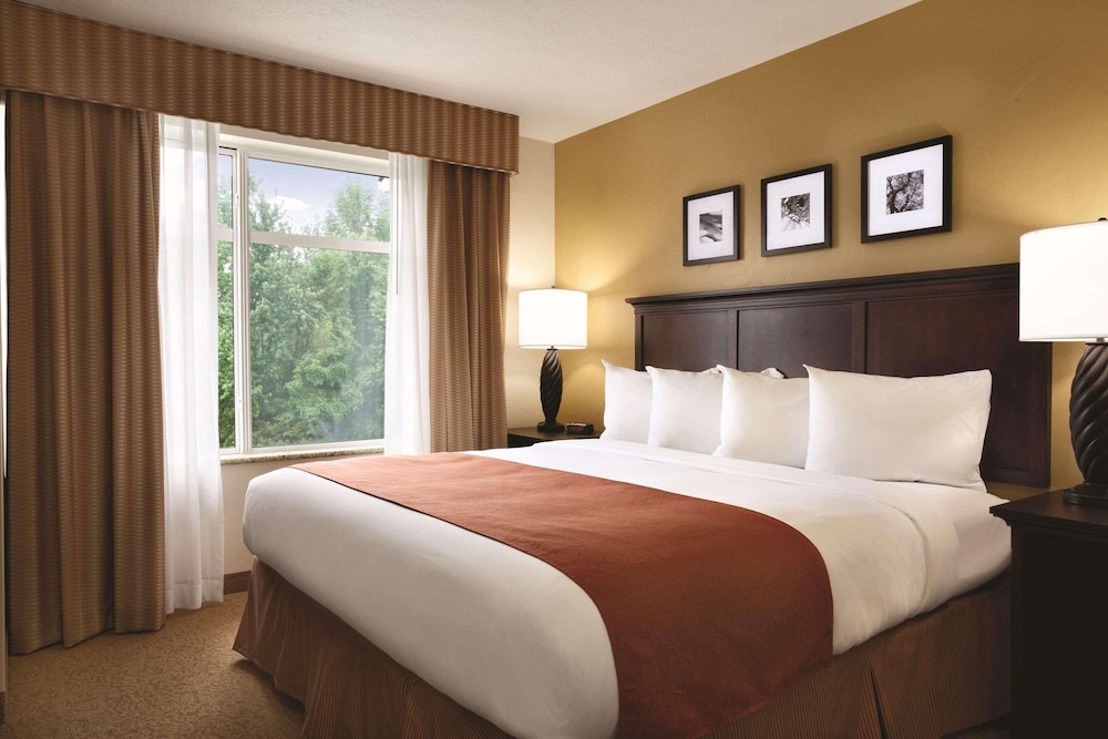 ROOM, KING BED, ACCESSIBLE