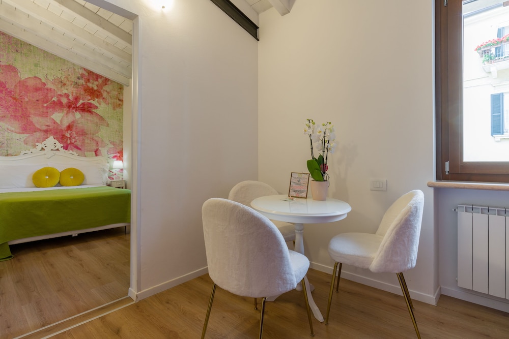 Giardino Giusti House and Court 34/50