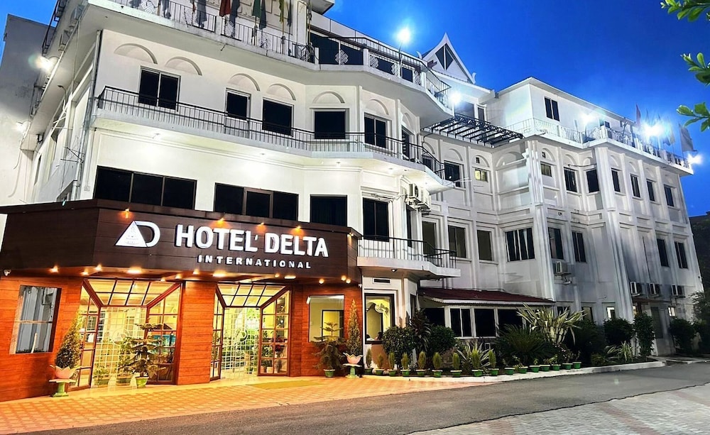 Hotel Delta International 5/50