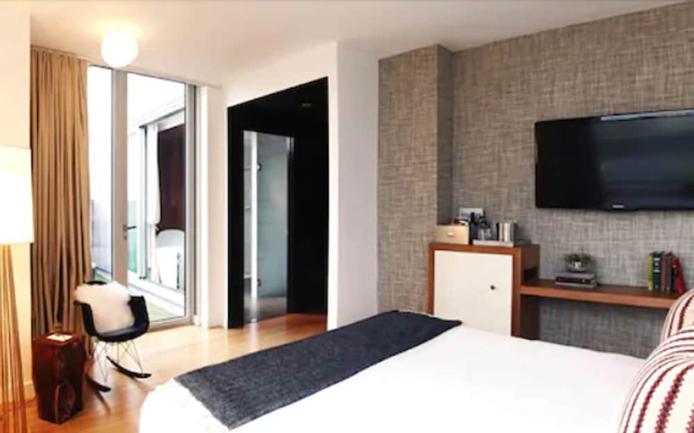 CODA Williamsburg (ex McCarren Hotel and Pool) 35/85
