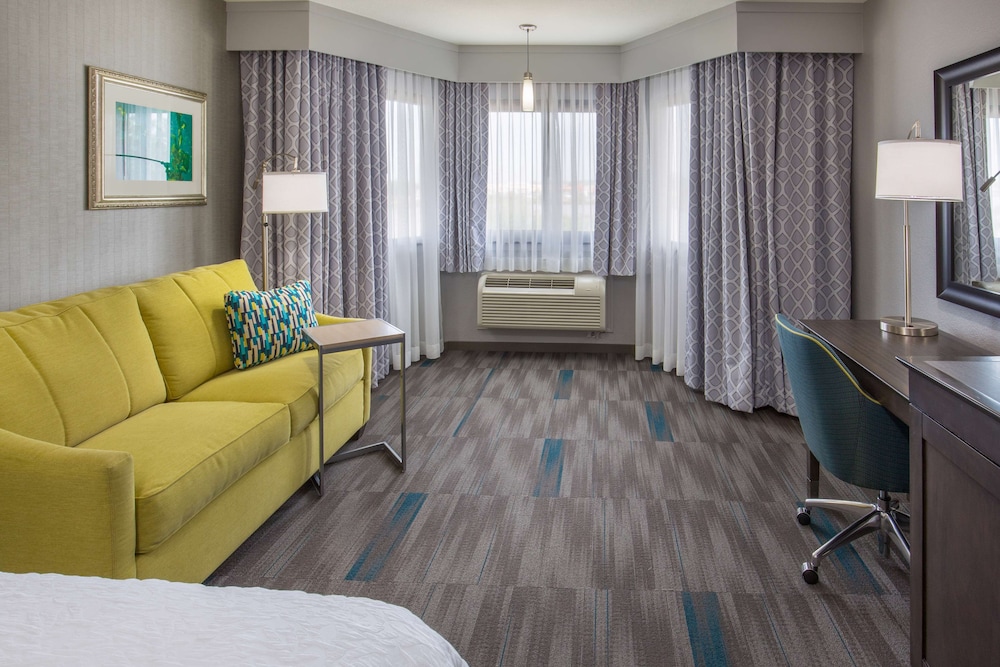 Hampton Inn Monterey 35/42