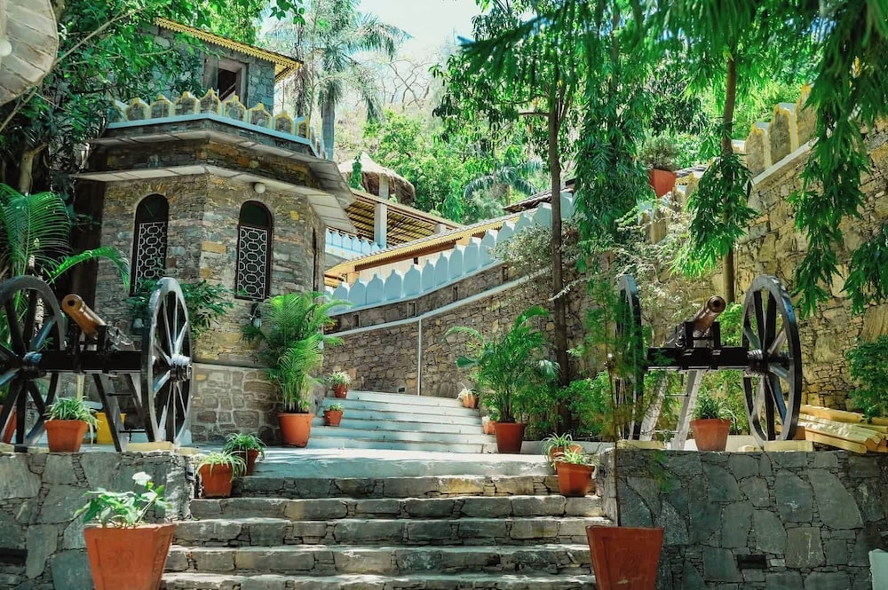 Aodhi Hotel 8/50