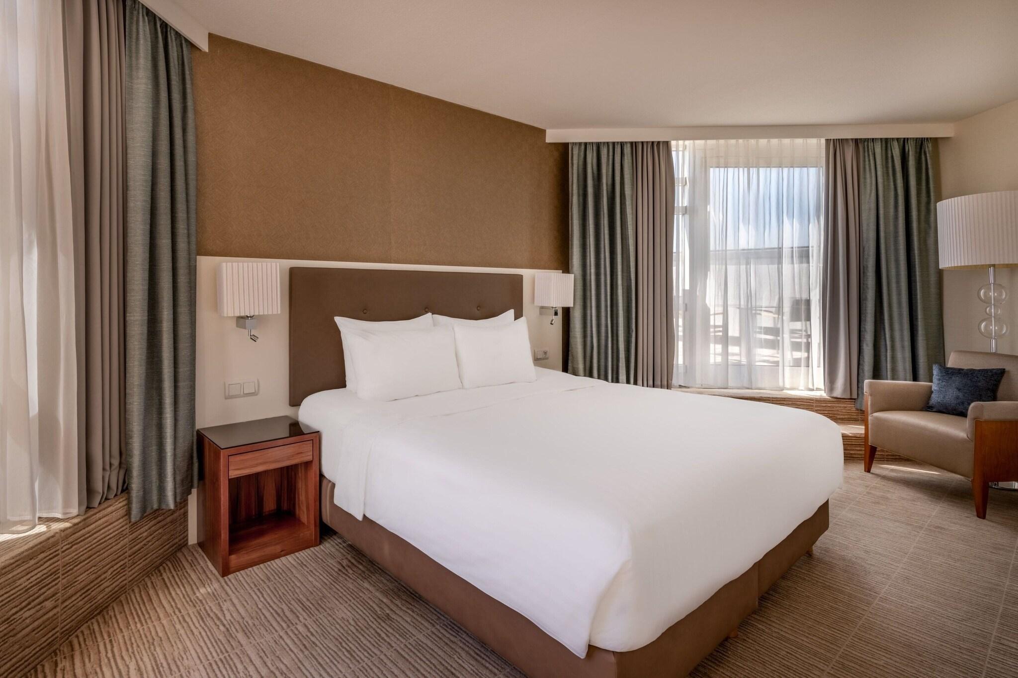 Junior Suite, King Bed