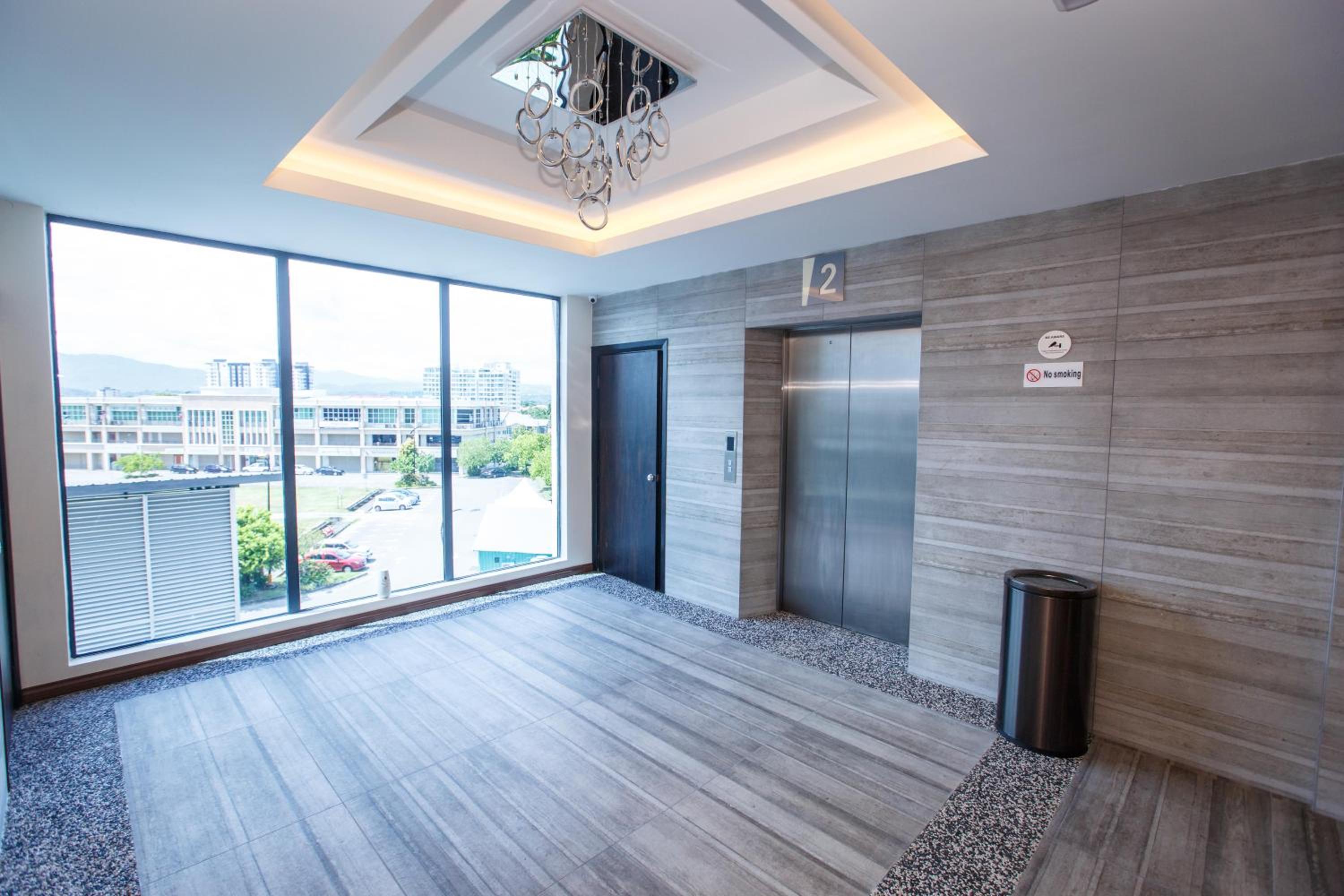Lintas Platinum Hotel 31/59