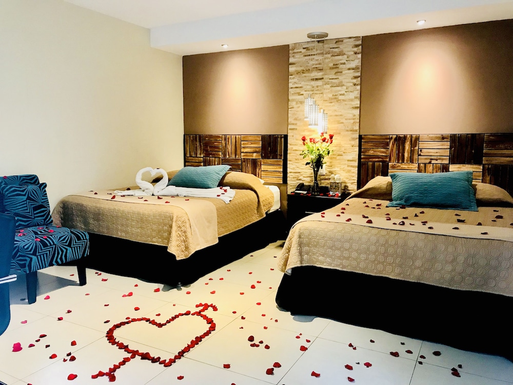 Las Magnolias Hotel 26/78