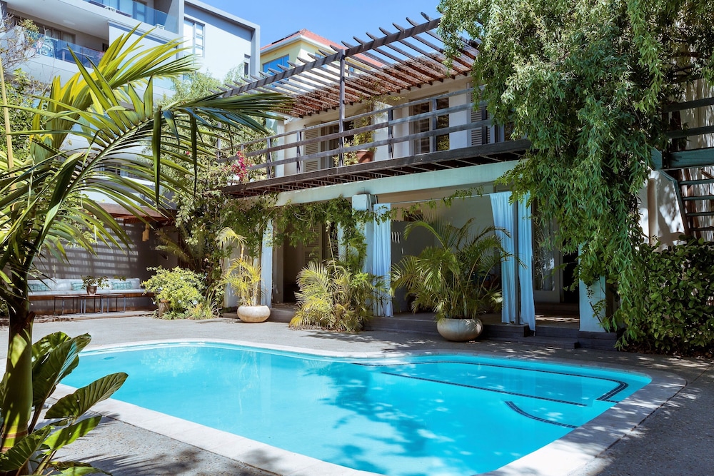 Cape Standard Guest House 55/59