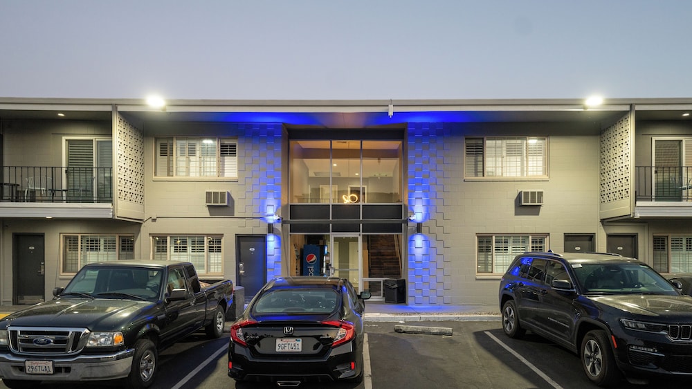 Seaside Inn & Suites 35/43