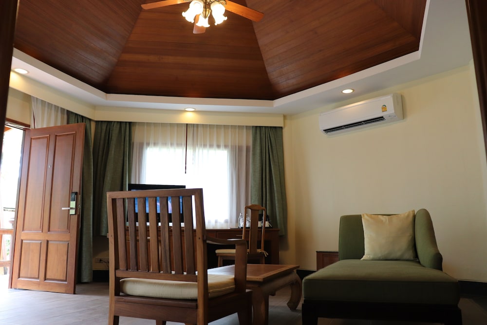 The Sun Club Khao Lak by Katathani 39/63