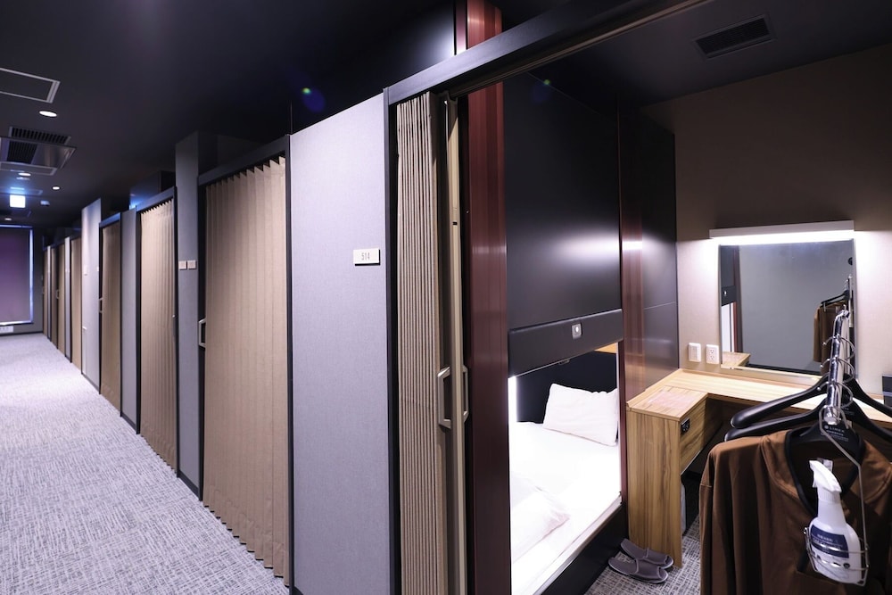 Global Cabin Yokohamachukagai 64/69