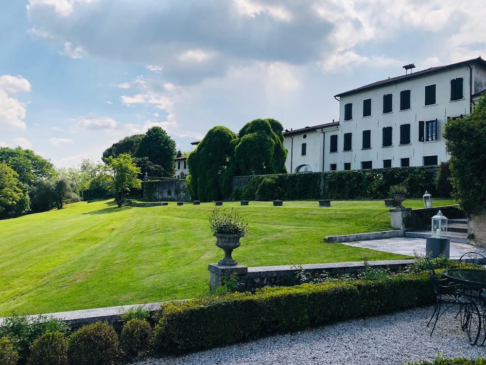 Villa Policreti Hotel 44/50