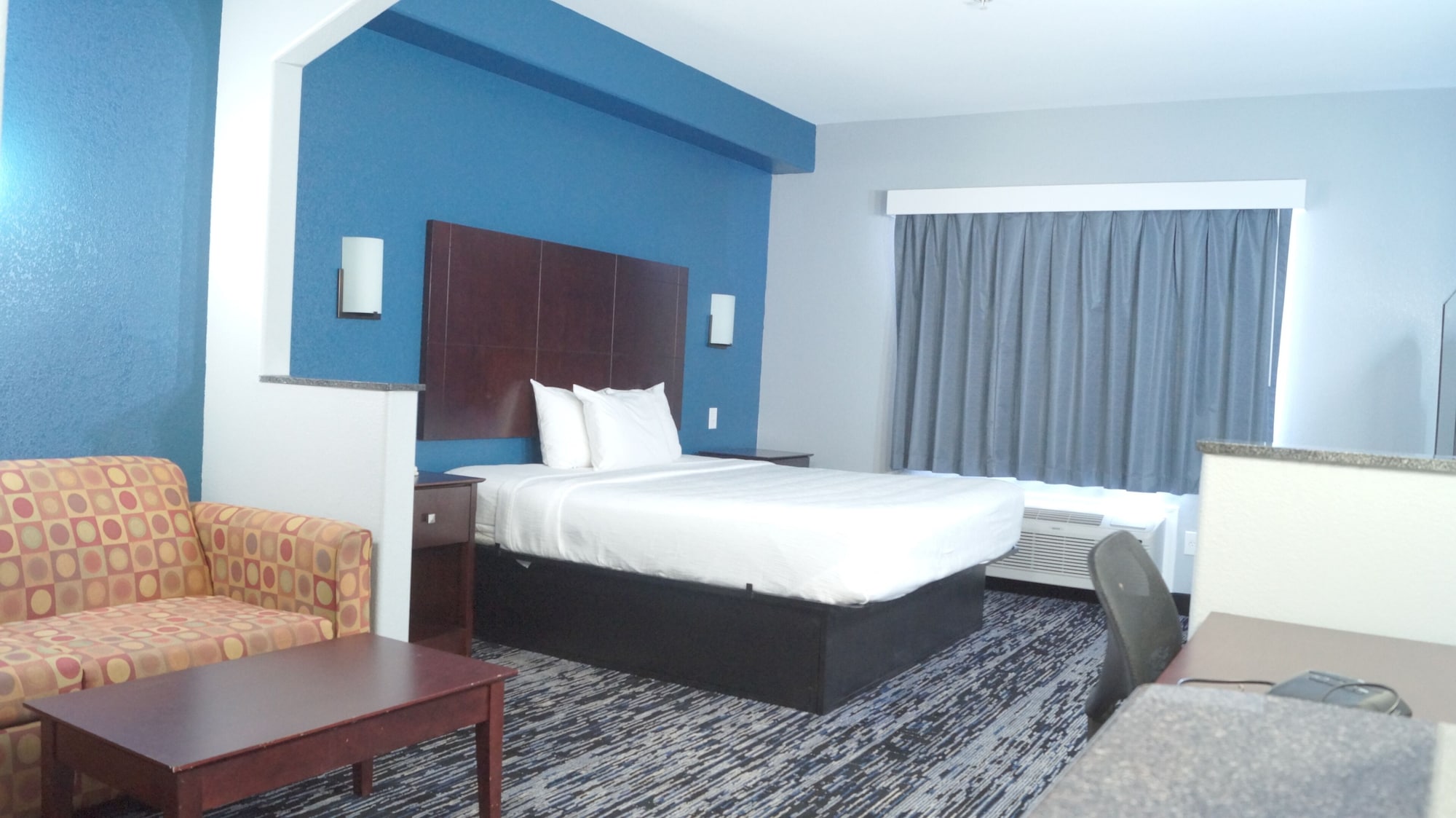 Suite, King Bed