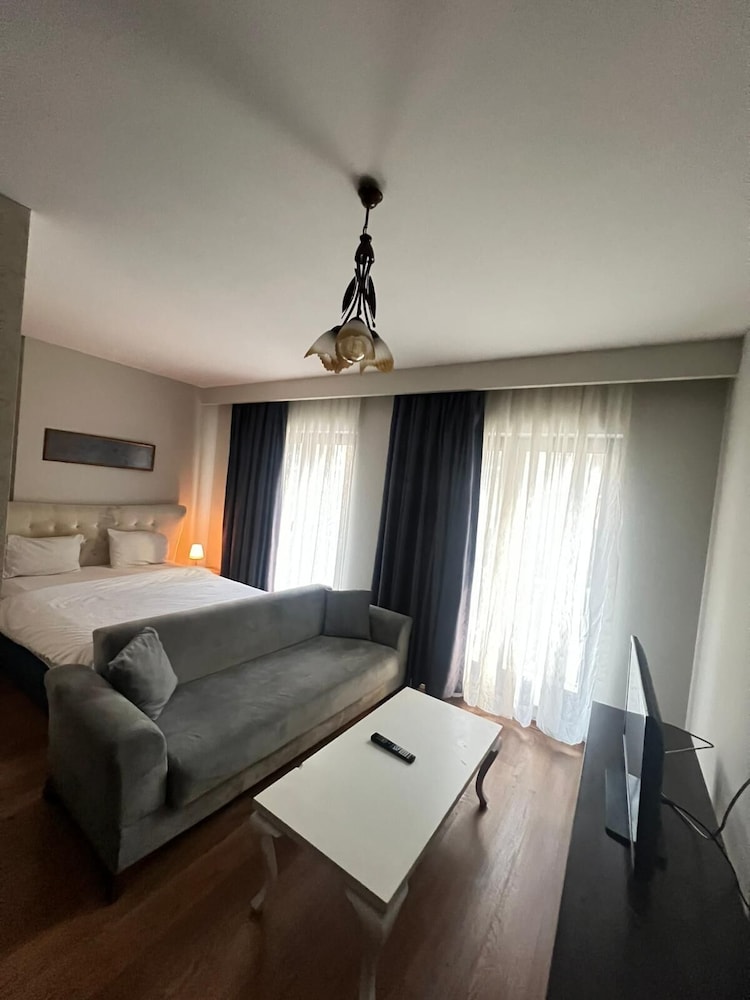 Ottoman Suites 33/50