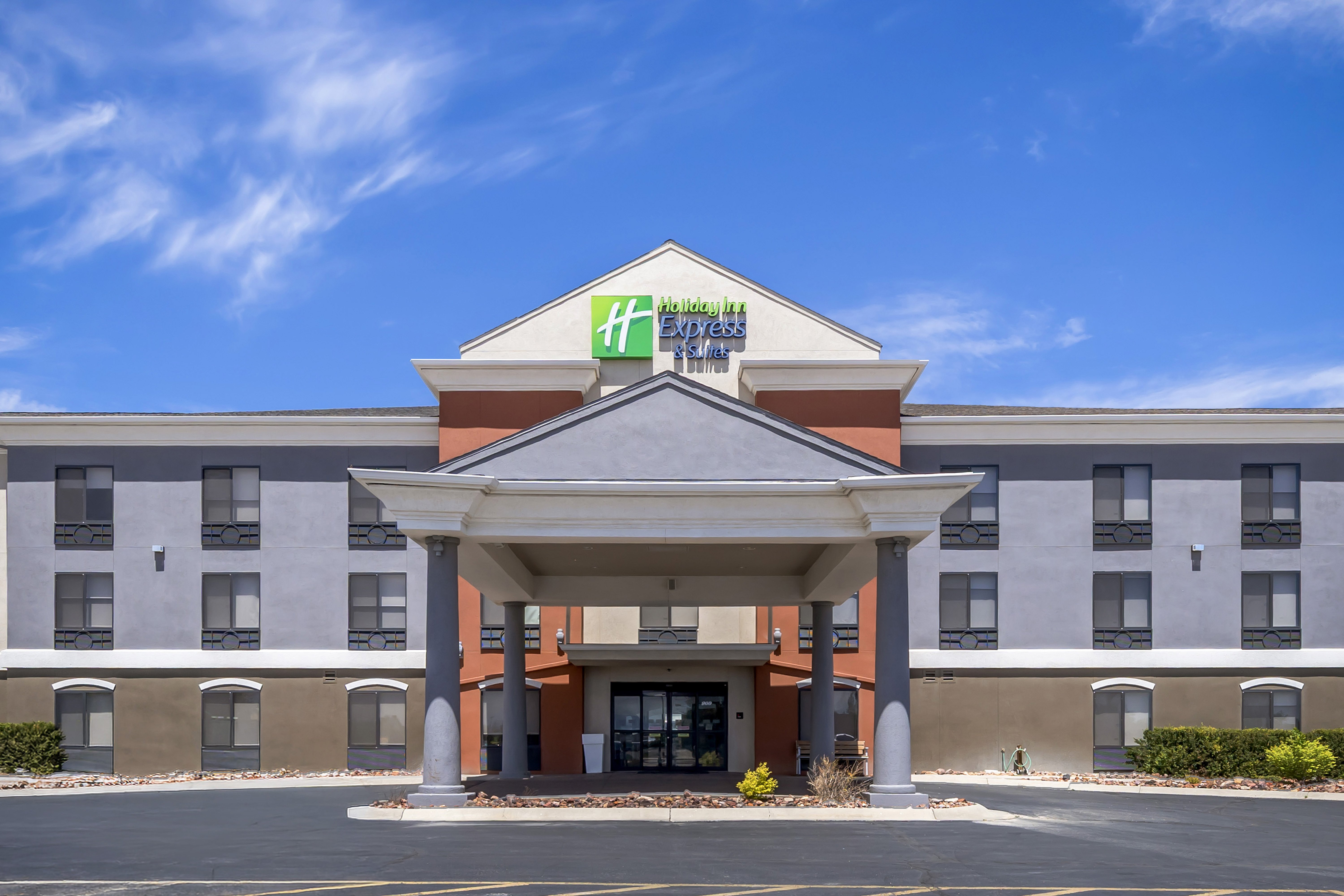 Holiday Inn Express Hotel Suites Douglas 69/75
