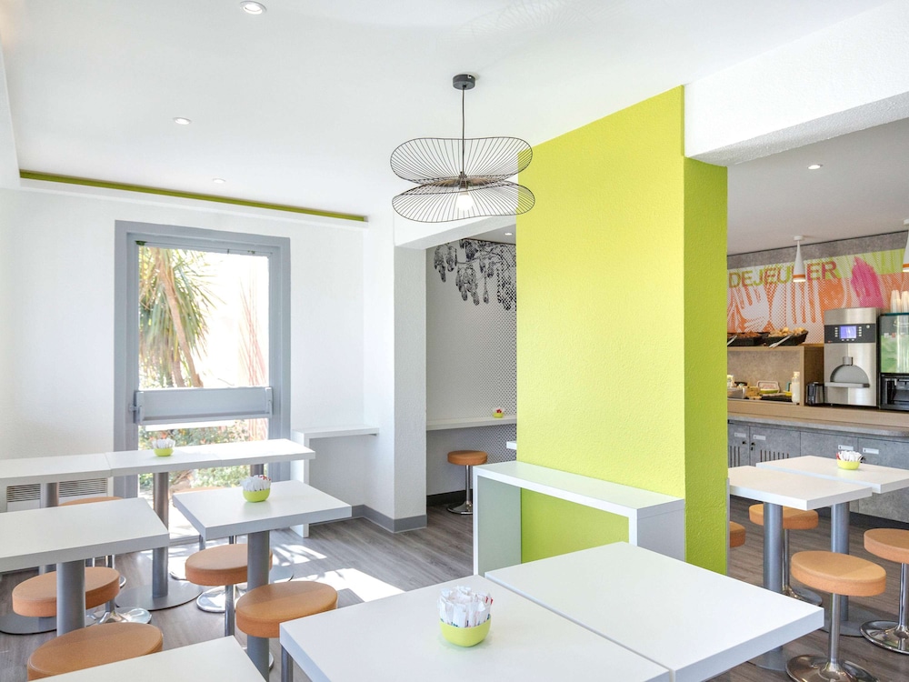 Ibis Budget Frejus Capitou A8 47/61