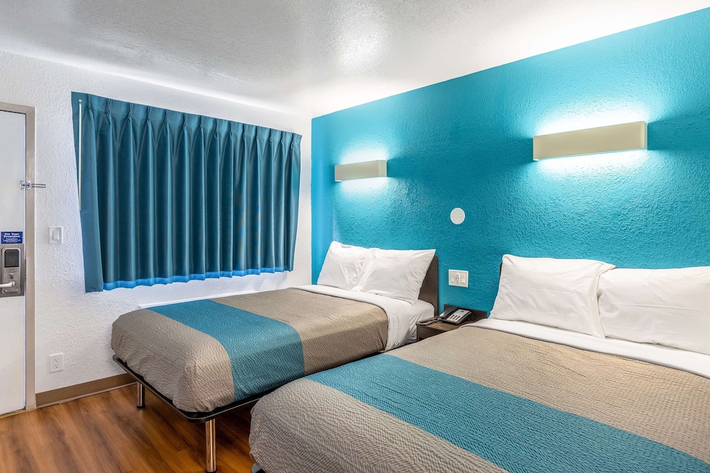 Motel6 Valdosta, GA - University 16/49