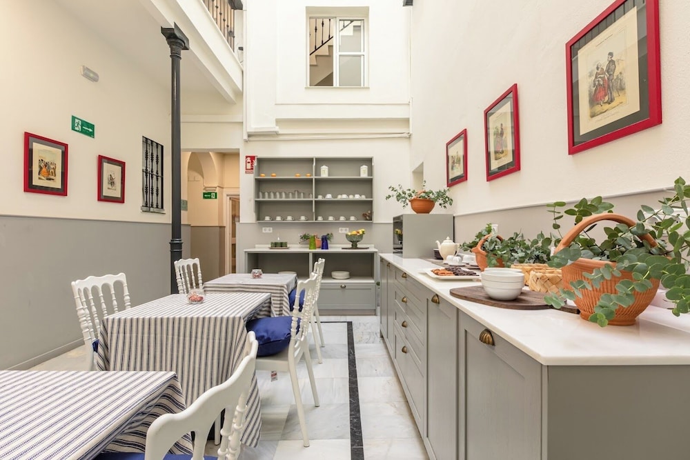 Hostal Jardin De La Alameda 37/50