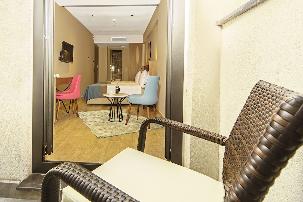 Redmont Hotel Nisantasi 34/70