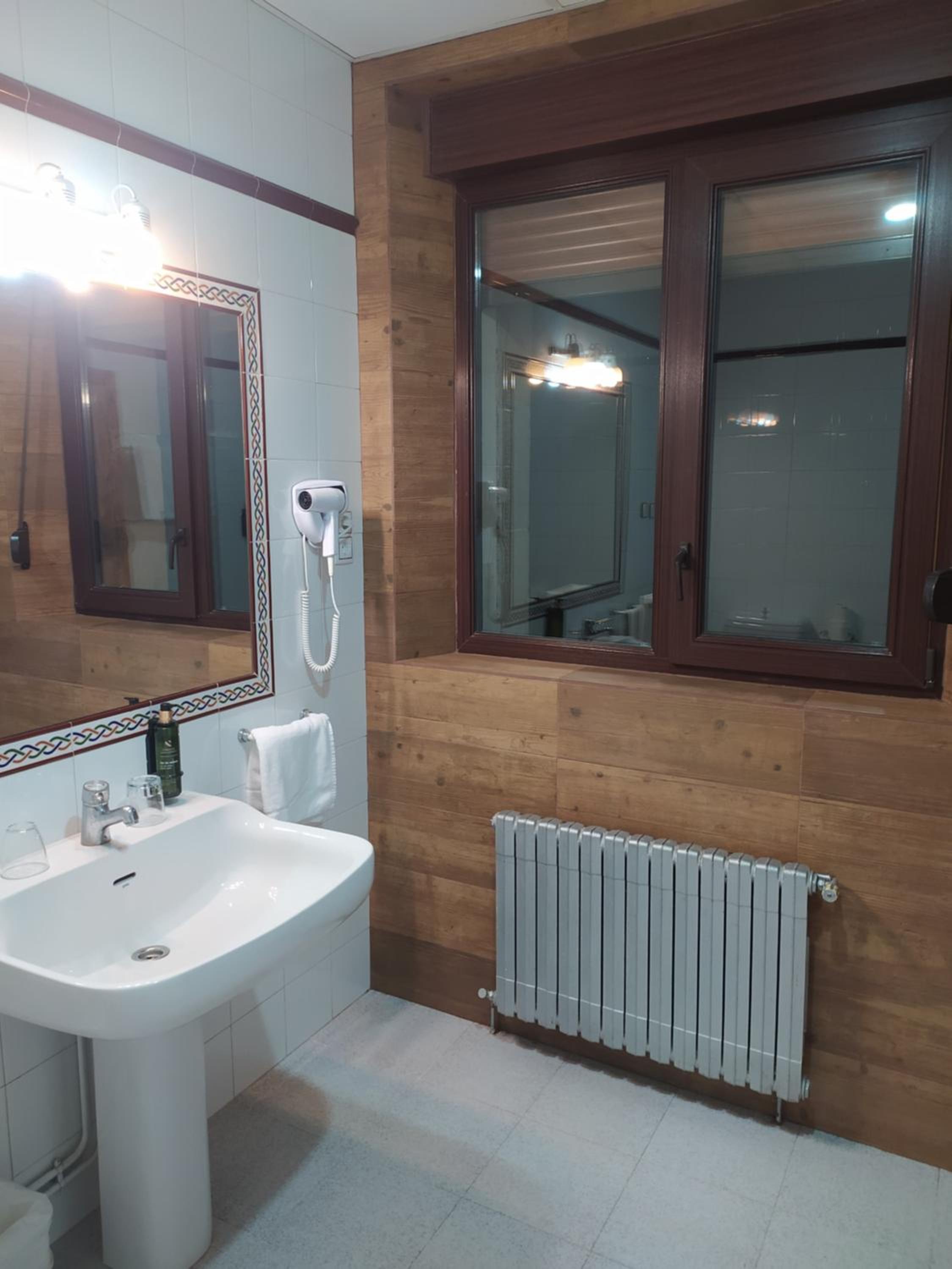 HOTEL BALNEARIO DE CORCONTE 58/58