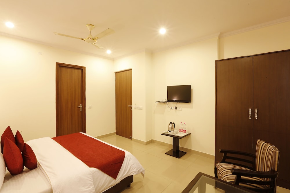 Hotel Chanakya Inn 18/38