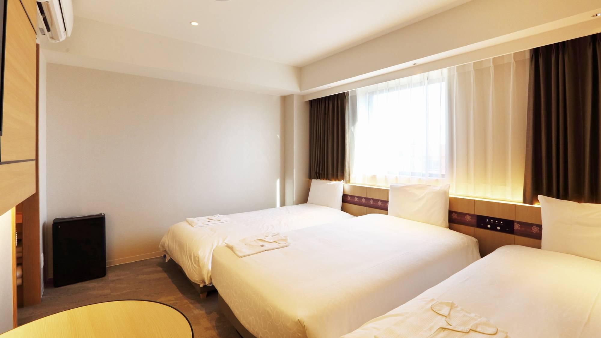 Room, Triple