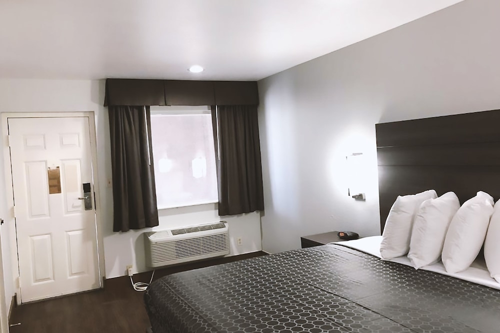 Americas Best Value Inn & Suites San Antonio Arena District 2/21