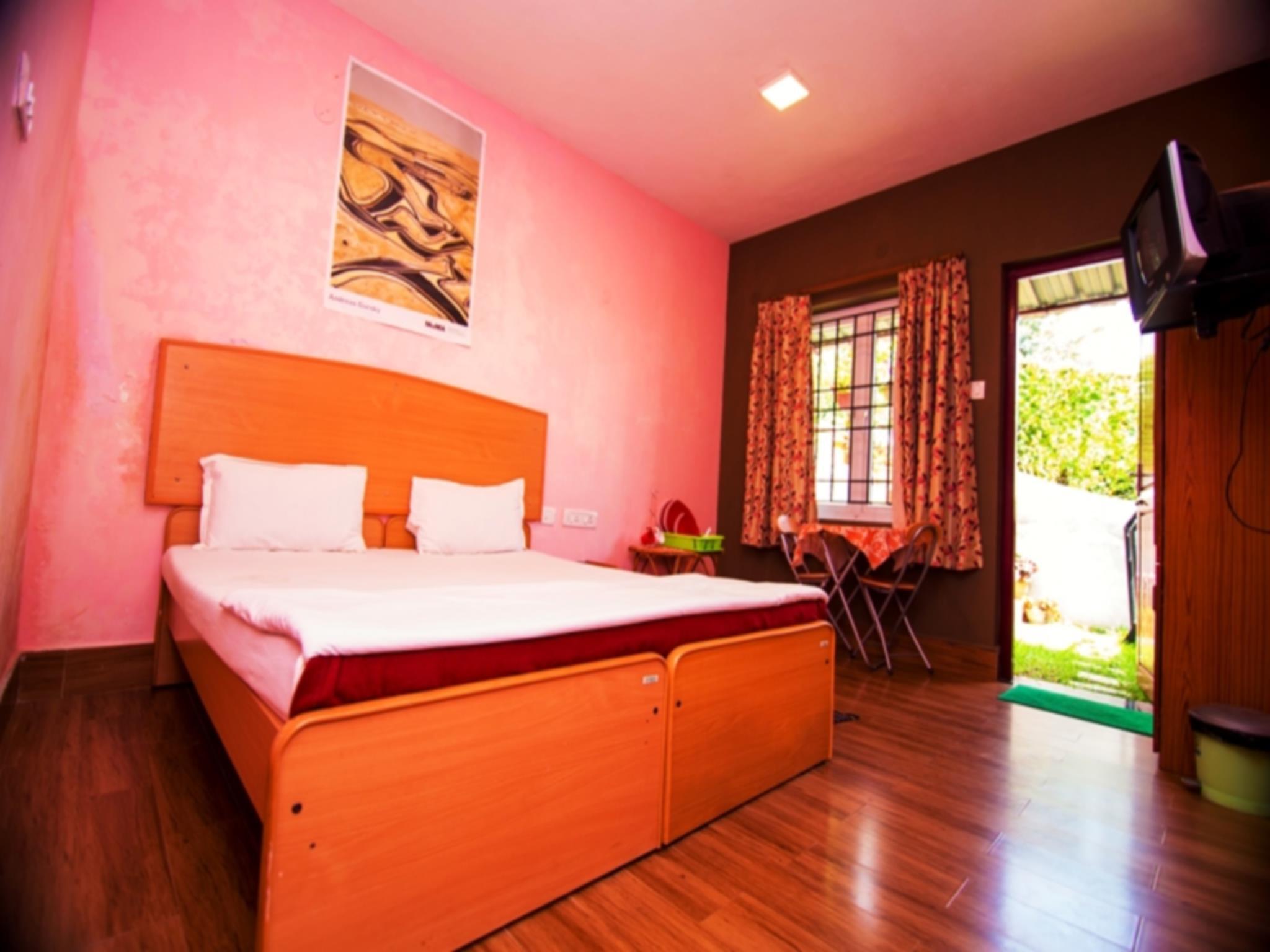 B's Hive Guest House 7/19