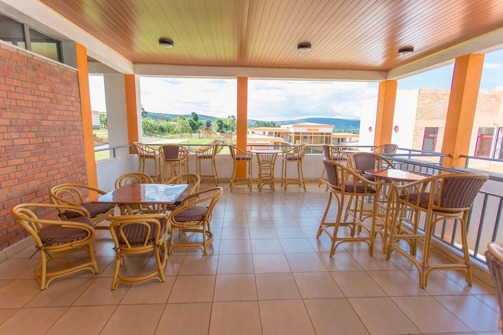Cenetra Hotel 20/38