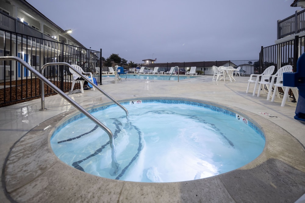 Days Inn by Wyndham Arroyo Grande/Pismo Beach 1/62