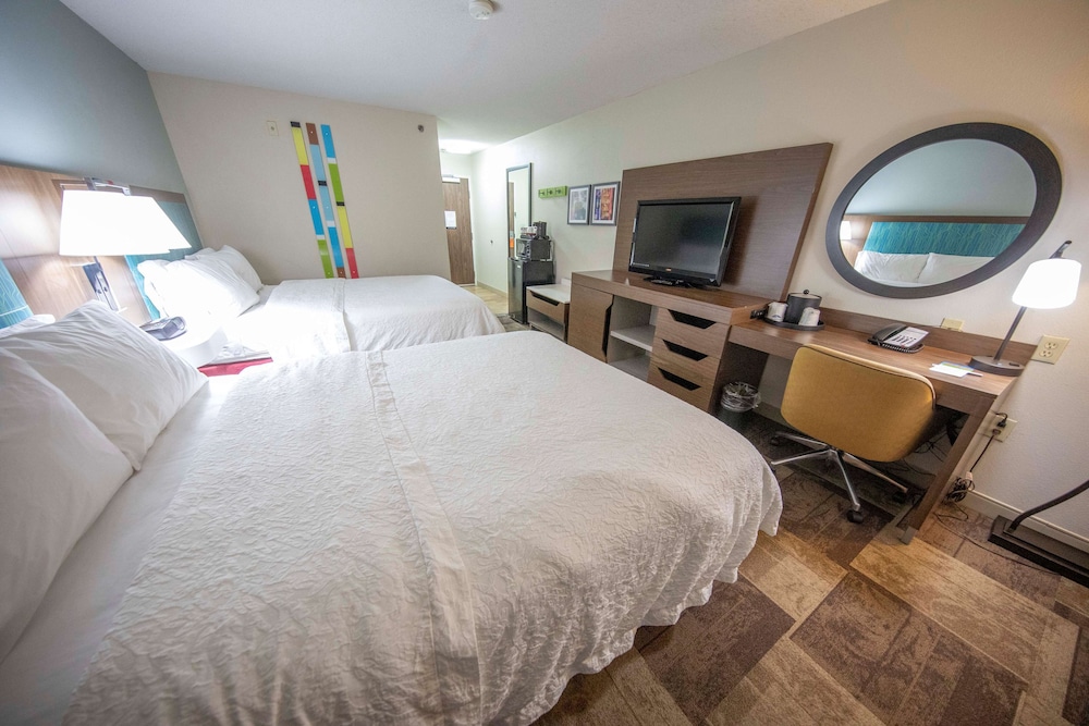 Hampton Inn Hutchinson 13/40