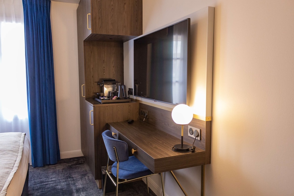 Best Western Plus L'Artist Hotel 75/78