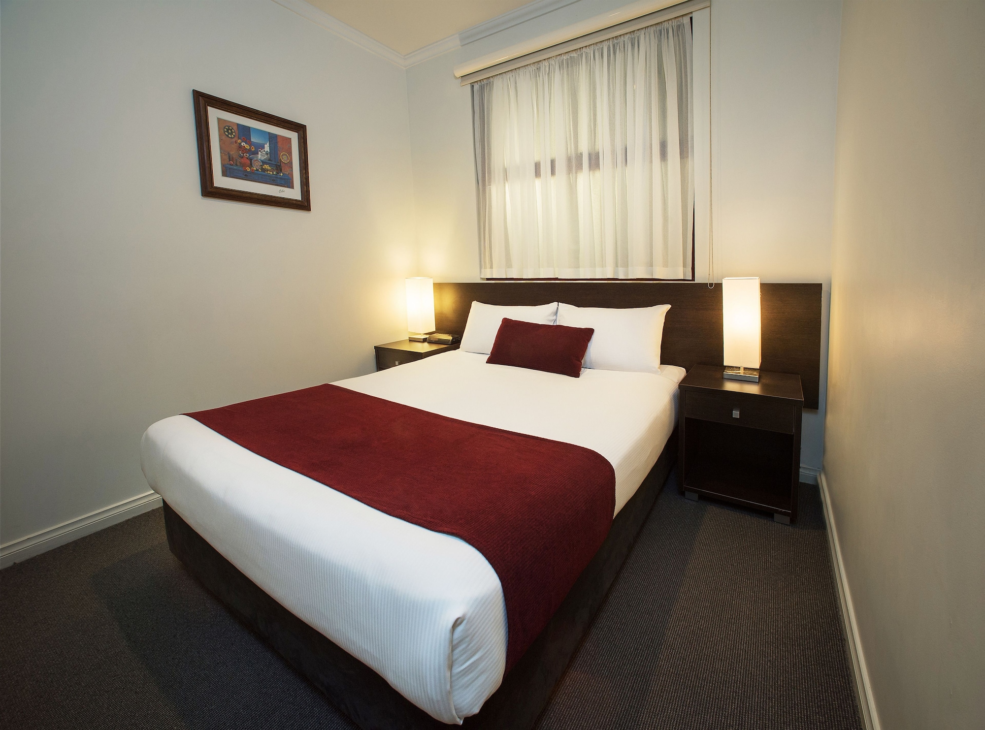 3 BEDROOMS, APARTMENT, 1 SINGLE AND 2 QUEEN BEDS
