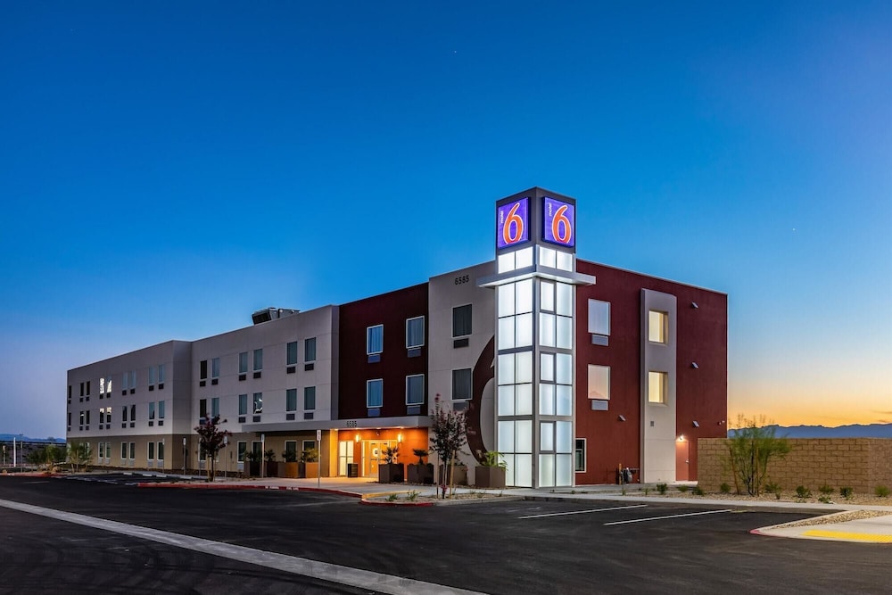 Motel6 Las Vegas, NV - Motor Speedway 8/48