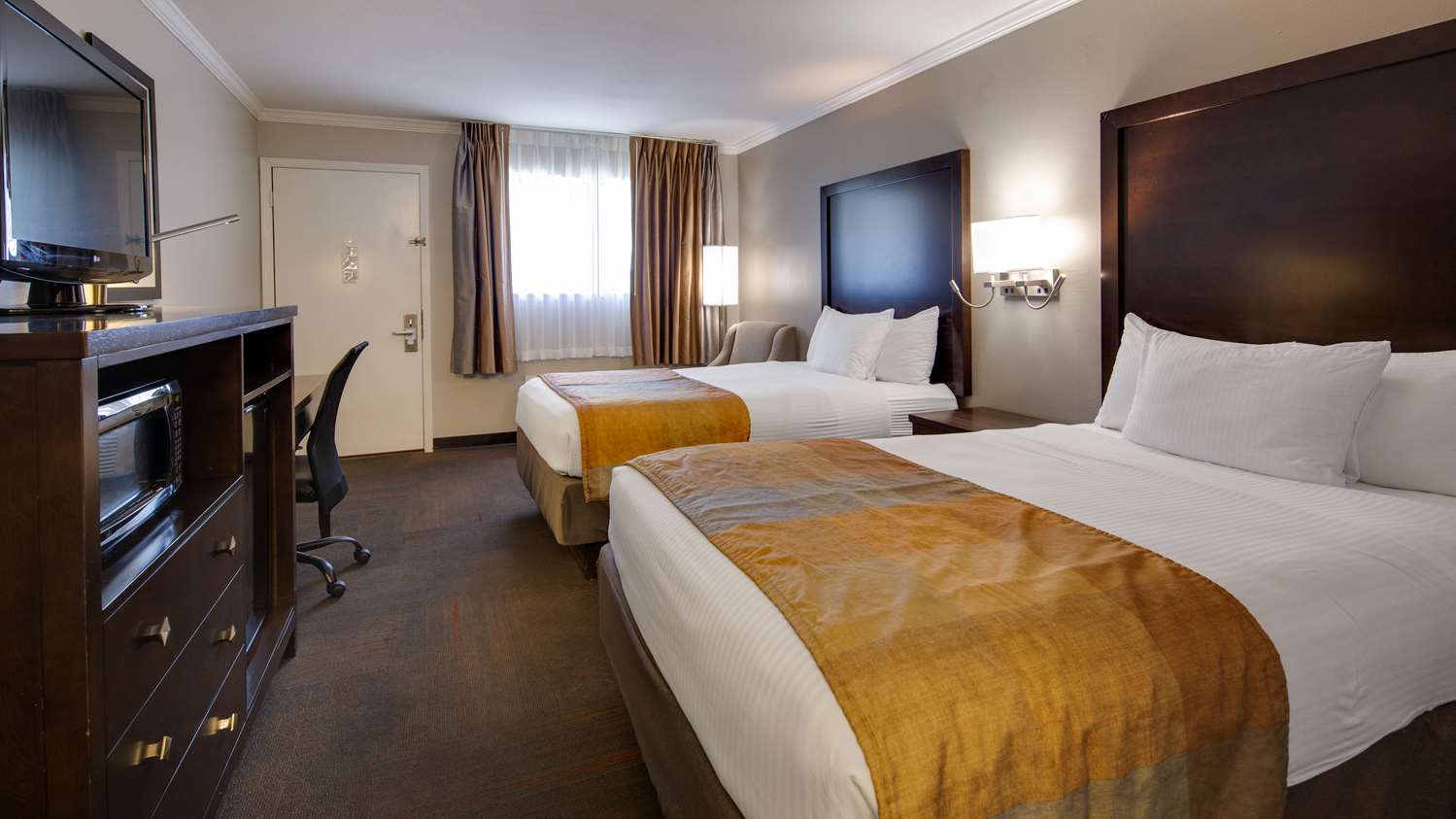Family, Suite, 2 Double Beds, 2 Bathrooms, Sofa