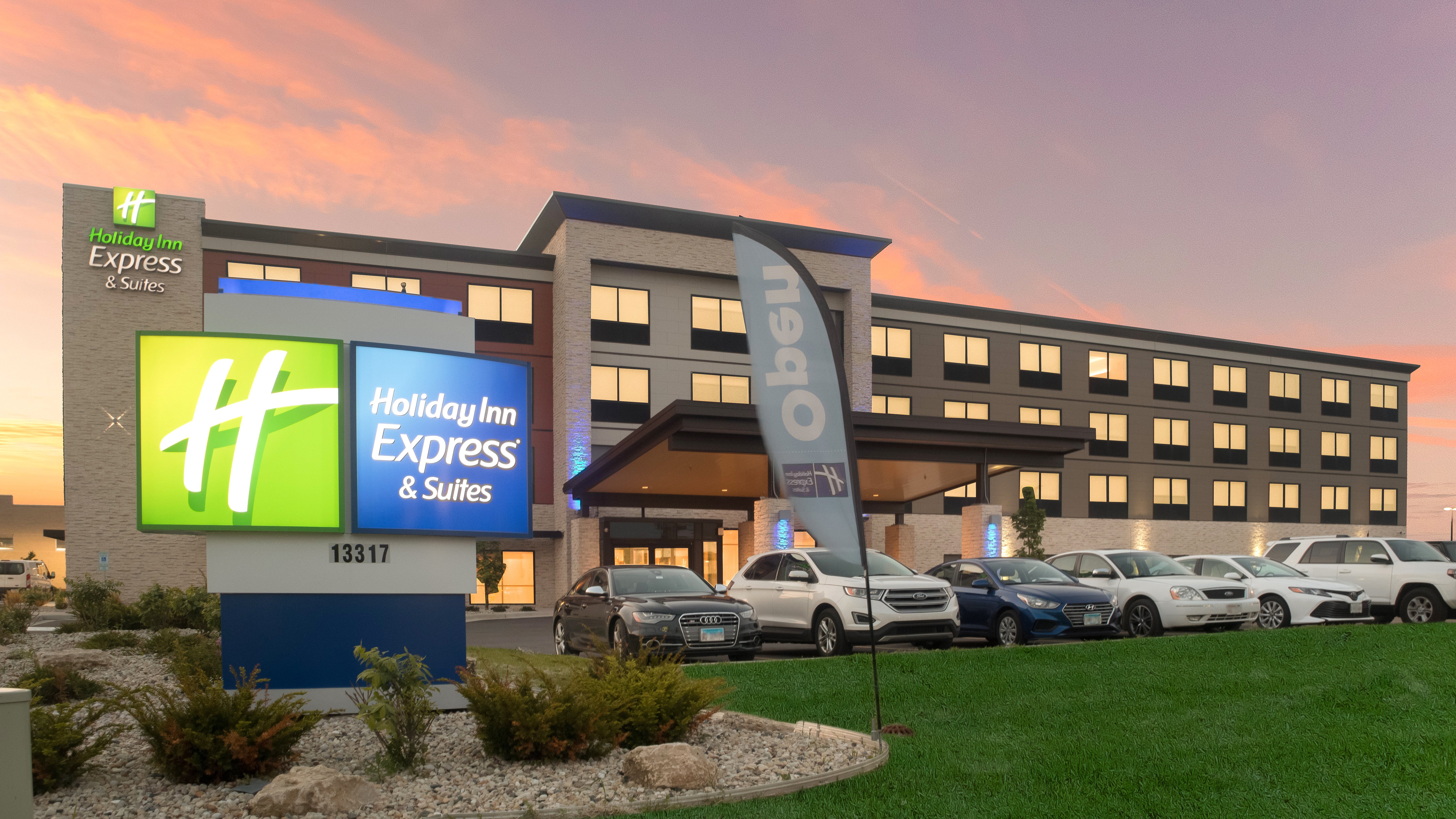 Holiday Inn Express Suites Racine 4/63