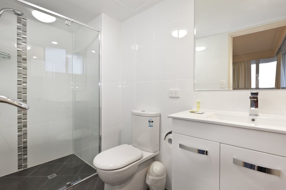 Meridian Tower Apartments 48/50