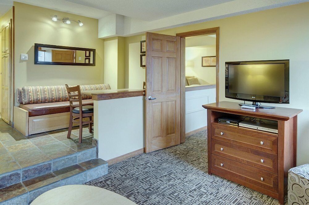 Mountain Side Hotel Whistler By Executive 9/63