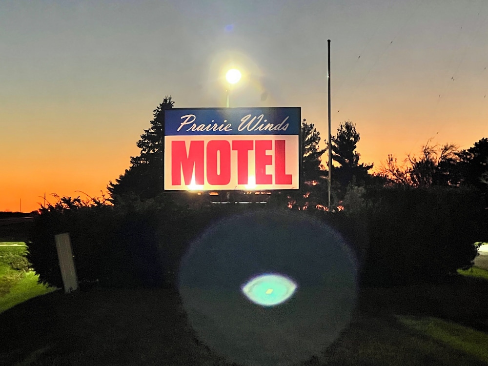 Hotel Prairie Winds Carthage Keokuk Hwy 136 5/37