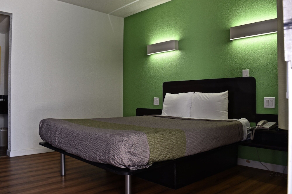 Motel6 Barstow, CA 30/57