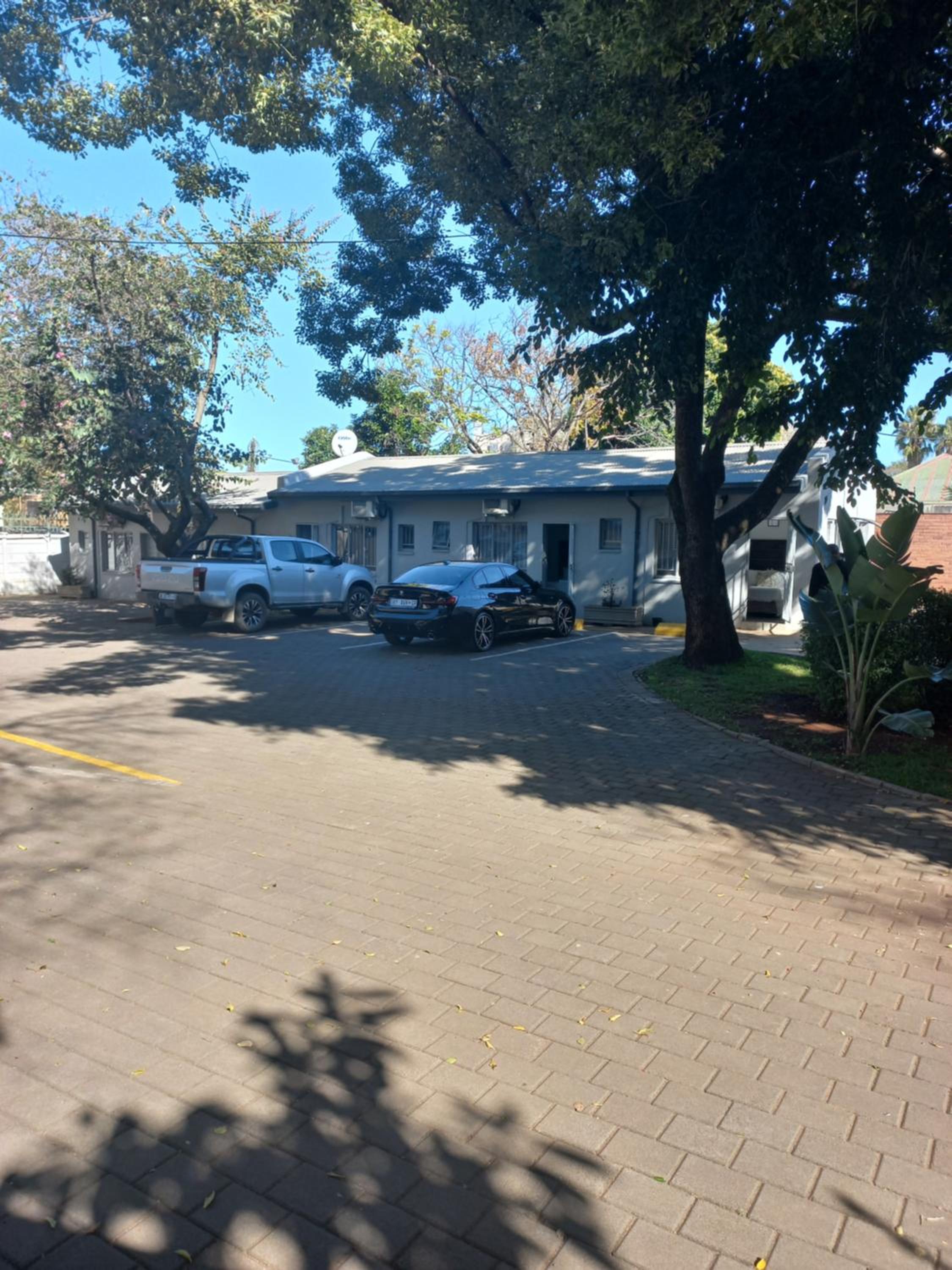 Triple9 Hatfield Guesthouse 27/30